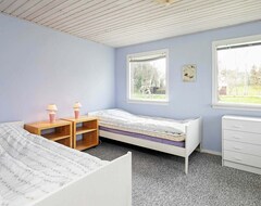 Toàn bộ căn nhà/căn hộ Three-Bedroom Holiday Home In Stege 11 (Stege, Đan Mạch)