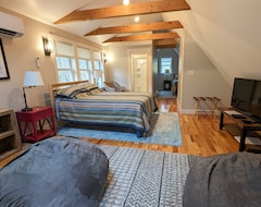 Cijela kuća/apartman 1810 Brook Side Mill/house - Quaint Ambiance With Modern Conveniences (Shelburne Falls, Sjedinjene Američke Države)