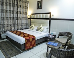 Khách sạn OYO 4399 Hotel Satyam Lodge (Jammu, Ấn Độ)