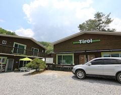 Khách sạn Tirol Pension (Pyeongchang, Hàn Quốc)