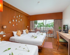 Seaview Patong Hotel - SHA Plus (Patong Beach, Thailand)