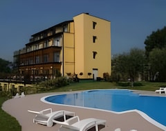Hotelli Hotel Riva Del Sole (Moniga del Garda, Italia)