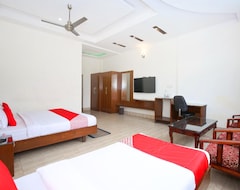 Hotel OYO 12766 Nimantran Resort (Baddi, Indien)
