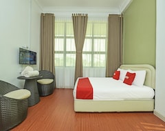 Khách sạn Oyo 90639 Hotel Azimah (Pasir Puteh, Malaysia)