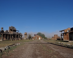 Toàn bộ căn nhà/căn hộ Off Grid Cabin At A Working Horse Ranch (La Jara, Hoa Kỳ)