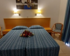 New Famagusta Hotel & Suites (Ayia Napa, Cipar)
