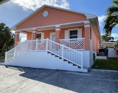 Hele huset/lejligheden New Apartment With Free Golf Cart 3 Minute Walk To Beach (Spanish Wells, Bahamas)