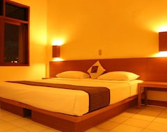 Khách sạn Nyiur Resort (Pangandaran, Indonesia)