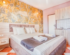 Khách sạn Apartments Tati (Ulcinj, Montenegro)