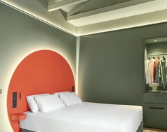 Hotel Chic&basic Dot (Madrid, Spain)
