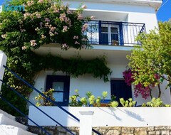 Cijela kuća/apartman Zaros House. Two-bedroom Traditional House With Sea Views In Kioni. (Kioni, Grčka)