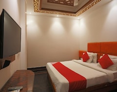Khách sạn OYO 15183 JJK Home Stay (Noida, Ấn Độ)