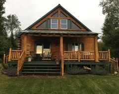 Entire House / Apartment Hidden Gem In Wilderness Of The Upper Peninsula Of Michigan (camp Flapjack) (Gulliver, USA)
