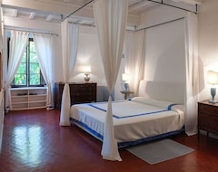 Toàn bộ căn nhà/căn hộ Villa In Segromigno In Monte With 6 Bedrooms Sleeps 12 (Capannori, Ý)
