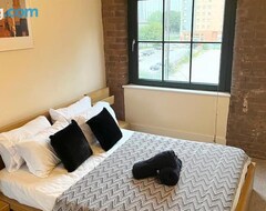 Entire House / Apartment City Center 2 Bedrooms Apartment (Manchester, United Kingdom)