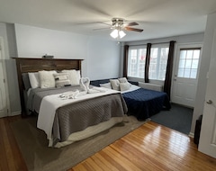 Toàn bộ căn nhà/căn hộ Beautiful One Bedroom Apartment With Hut Tub (Watervliet, Hoa Kỳ)