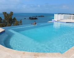 Khách sạn Clear View Suites & Cottages (Hamilton, Bermudas)