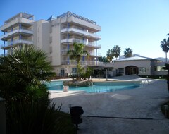 Hotel Marina View, Quiet, Penthouse Roof Terrace 83M2 Swimming Pool Jacuzzi, Bbq, Beach Park (Roses, España)