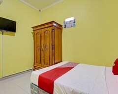 Khách sạn Oyo 92792 Umi Rahayu Guesthouse (Semarang, Indonesia)