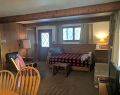 Entire House / Apartment Picturesque, Clean, Roomy Chalet With Great Views Of Ski Brule And 2 Hot Tubs (Iron River, USA)