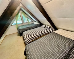 Koko talo/asunto Holiday Home With Fantastic Deck And Views (Moana, Uusi-Seelanti)