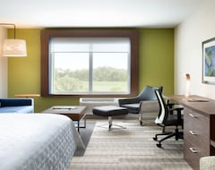 Hotel Holiday Inn Express & Suites Detroit - Dearborn (Dearborn, USA)