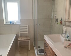 Casa/apartamento entero Guest Room At The Rain La Toscana With Shared Bathroom (Zeitlarn, Alemania)