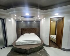 فندق ديلوكس هوتل ييريفان (يريفان, أرمينيا)