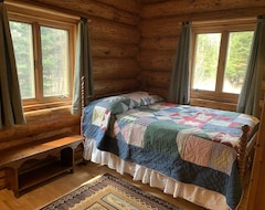 Entire House / Apartment Palisade Log Cabin On Lake Superior'S North Shore (Silver Bay, USA)