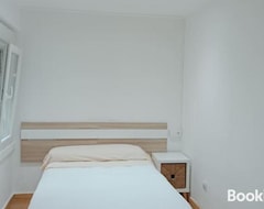 Entire House / Apartment Alquiler Habitacion Coruna (A Coruña, Spain)