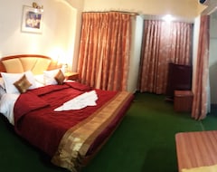 Hotel Radhika Palace (Satara, India)