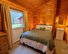 Cijela kuća/apartman Refurbished, Comfy And Cosy Traditional Log Cabin In National Park (Marshfield, Ujedinjeno Kraljevstvo)