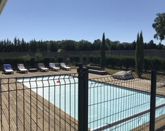 Toàn bộ căn nhà/căn hộ Super Equipped Modern Villa With Secure Swimming Pool Without Neighborhood (Baneins, Pháp)