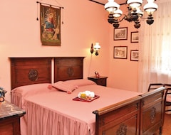 Toàn bộ căn nhà/căn hộ 2 Bedroom Accommodation In Cisterna D´asti At (Cisterna d'Asti, Ý)
