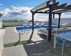 Koko talo/asunto Villa With Private Pool By The Sea (Larnaca, Kypros)