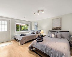 Cijela kuća/apartman Cozy Getaway: Stunning Cottage- 6 Beds And 4 Baths (Nobleton, Kanada)