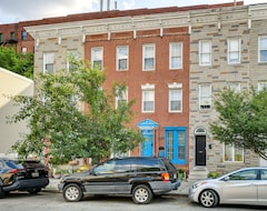 Cijela kuća/apartman Quirky Baltimore Townhome ~ 2 Mi To Inner Harbor (Baltimore, Sjedinjene Američke Države)