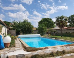 Toàn bộ căn nhà/căn hộ Heated Swimming Pool, Softness Of Living, And Great Comfort Near La Rochelle (Clavette, Pháp)
