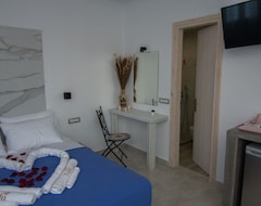 Khách sạn Nalu Suites (Vourvoulos, Hy Lạp)