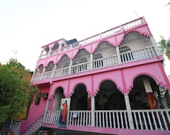 Otel OYO 16496 Trinayani Atithi Niwas (Tarapith, Hindistan)