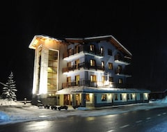 Khách sạn Hotel Laghetto (Brusson, Ý)
