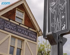 Bed & Breakfast Long Man Inn (Polegate, Vương quốc Anh)