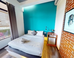 Hotel Roomies Suites (Batu Ferringhi, Malaysia)