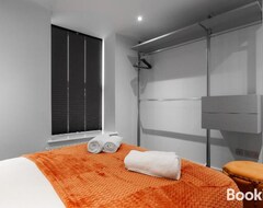 Toàn bộ căn nhà/căn hộ Amazing 3-bed Apartment, Free Parking & Free Wi-fi (Hyde, Vương quốc Anh)