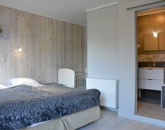 Cijela kuća/apartman Grand Holiday Home In Érezée With Sauna (Ferrières, Belgija)