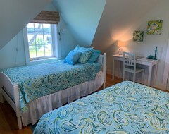 Hele huset/lejligheden Beautiful Antique Waterfront Property On Round Pond Harbor - Sleeps 7 (Newcastle, USA)