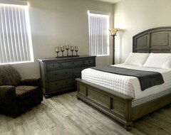 Casa/apartamento entero Cozy 2-bedroom Single Story Home. (North Las Vegas, EE. UU.)