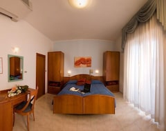 Khách sạn Hotel Alsen (Rimini, Ý)