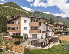 Toàn bộ căn nhà/căn hộ Apartment Apartments Silva Silence With Mountain View, Private Terrace And Wi-fi (Prettau, Ý)