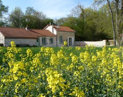 Toàn bộ căn nhà/căn hộ Charming Cottage, The Countryside 10 Minutes From Dijon (Saint-Julien, Pháp)